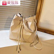 爆款女包23新款包包女夏季粉色編織包綠色小眾百搭胸包女斜挎包~坤坤好物~ 歷史價格詳細信息