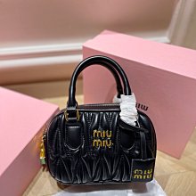 MIU MIU 專櫃商品 經典抓皺 羊皮皮革 扣式開口 長夾 錢包 粉色 淡粉 歷史價格詳細信息