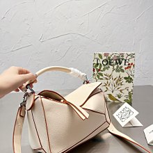 外貿新品 loewe幾何包 潮流手提包單肩包斜挎包 明星同款 同步 『魅足時尚』 歷史價格詳細信息