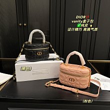 Leann代購~DIOR迪奧 2024新款刺繡戴妃包斜挎包高級手提單肩包托特包時尚大容量 休閒優雅 24*20cm 配盒 歷史價格詳細信息