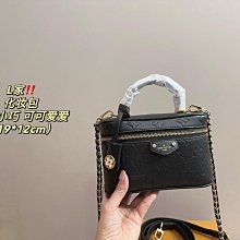 Leann代購~2024新款時尚百搭印花女包變色皮郵差包復古單肩斜挎包 25*19cm 配盒 歷史價格詳細信息