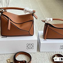 LOEWE 羅意威 2024春夏專柜系列 高端優雅成功男士 頂級時尚休閑兼商務短袖T恤，精選進口290純棉面料，繡花logo設計更 NO15839 歷史價格詳細信息