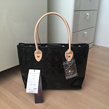 全新（最後一件）真品 KENZO 法國製，深綠頂級細緻燈芯絨裙及膝裙，前後有古銅色釦子(直接穿也可自行再加吊帶當吊帶裙穿）尺寸歐碼40碼，無彈性無內裡。三宅夏姿 歷史價格詳細信息