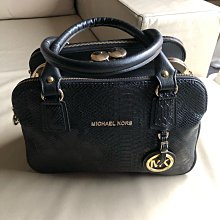 MICHAEL KORS 黑色品牌大LOGO字樣長型圍巾 歷史價格詳細信息