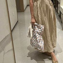 【CELINE】專櫃新款燙印LOGO防刮小牛皮對開護照中夾/手拿包(深灰/實品顏色比照片深) 廠商直送 現貨 歷史價格詳細信息