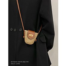 包 2022 新款時尚斜挎包女士夏季全肩包餃子包--麥包包 歷史價格詳細信息