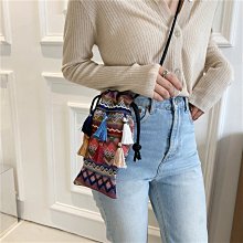 熱賣斜挎單肩包2021新款時尚釹包韓版斜挎小包簡約迷你小眾手提包潮流 歷史價格詳細信息