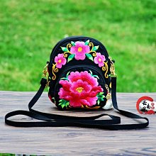 斜挎~特價包女2022新款可愛豎款刺繡手提小包包時尚百搭零錢網紅袋~特價 歷史價格詳細信息