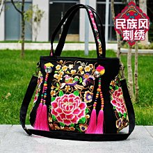 女生包包 花朵刺繡女士迷你卡包 2024新潮款時尚甜美毛絨小球裝飾手拿包 歷史價格詳細信息