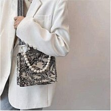 日本進口熱帶雨林動物提花手提包BOOK TOTE/大型托特包/手提袋--秘密花園 歷史價格詳細信息