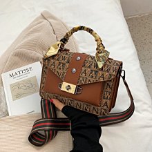 【熱賣精選】側背包中國風真皮牛皮小包包女2021時尚單肩包軟皮復古女包印花媽媽包13137 歷史價格詳細信息