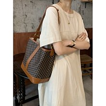 【熱賣精選】大容量復古公文包秋新款質感百搭斜挎手提包日常通勤郵差包女 歷史價格詳細信息