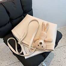 【熱賣精選】小眾設計包包女2022新款潮秋冬時尚磨砂撞色手提水桶包百搭斜挎包 歷史價格詳細信息