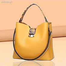 【熱賣精選】側背包正品專柜鱷魚紋牛皮時尚枕頭包2021新真皮大容量單肩手提波士頓包13081 歷史價格詳細信息