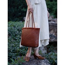 【熱賣精選】FLYSOLO 小眾設計竹編單肩包 度假串珠編織包 手工編織包 藤編包 斜挎包 三角包 手提包0480078 歷史價格詳細信息