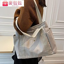 新款女包帆布斜揹包大容量 大容量輕巧防潑水 分隔插袋超實用托特包 手提斜背包 輕量防潑水托特包 尼龍水餃包 尼龍側 歷史價格詳細信息