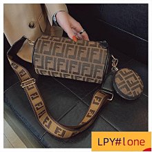 斜挎包女包圓筒包包2024新款潮簡約氣質小包包女時尚休閒包單肩包 歷史價格詳細信息