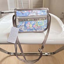新款上線Lesportsac 力士包 3537 斜挎包 可斜跨AB面男孩女孩～尺寸：13x19厘米 歷史價格詳細信息