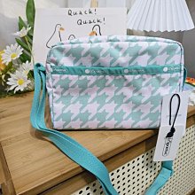 新款上線Lesportsac 力士包 特價～零錢包化妝包手腕包8236顏色隨機 不退不換 尺寸25/60/16.5 歷史價格詳細信息