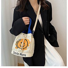 韓版ins帆布包女斜挎百搭大容量上班族單肩小包包外出手提水桶包-李李 韓國女裝 歷史價格詳細信息