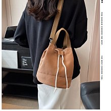 現貨韓版水桶包 單肩斜挎包休閑抽繩褶皺包大容量 尼龍水桶包側背包 女包 包包 肩背包 斜背包 手提包 交換-滿599免運 歷史價格詳細信息