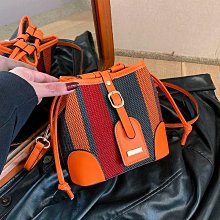 時尚百搭女版斜背包 撞色尼龍布斜背包 通勤ins韓版小清新簡約素色單肩斜小方包 輕便休閒女包-陽光優選 歷史價格詳細信息