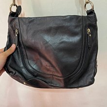 「 二手包 」 真皮斜背包（黑）193 歷史價格詳細信息