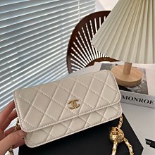 【皮皮購】BU*2024新款春夏胸前刺繡連帽開衫外套 時尚百搭款 歷史價格詳細信息