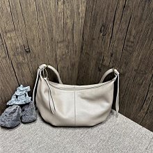 韓國大容量雲朵包 休閒時尚百搭大容量帆布包 單肩斜背托特包女 大側背包女生【滿299元出貨唷~】 歷史價格詳細信息