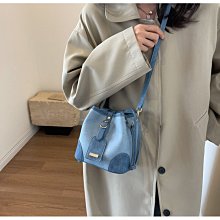 時尚百搭女版斜背包 撞色尼龍布斜背包 通勤ins韓版小清新簡約素色單肩斜小方包 輕便休閒女包-陽光優選 歷史價格詳細信息