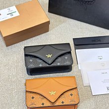 Leann代購~MCM 真皮波士頓枕頭包包女2024新款夏季單肩斜挎手提小包 俏皮百搭 18cm 配盒 歷史價格詳細信息