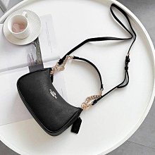 COACH 新款素面大馬車LOGO雙面羊毛流蘇圍巾(黑) 歷史價格詳細信息