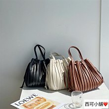 現貨-好美好優雅_弧線長形貓眼石 無耳洞_耳夾耳環(附矽膠軟墊)【913019】 歷史價格詳細信息