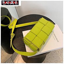 枕頭包女芭比barbie聯名款小眾設計小香風高級感圓筒斜挎手提包潮-包沒煩惱 歷史價格詳細信息