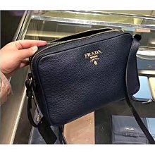 PRADA 浮雕壓印三角牌Logo 防刮皮革對開8卡短夾(黑色) 2MO513 2D1Q F0002 歷史價格詳細信息