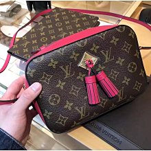 LV 方巾 專櫃正品(全新品) 歷史價格詳細信息