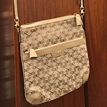 Anya Hindmarch 雙肩包最大的賣點就是「萌」 anya安雅雙肩包 凹造型神器 歷史價格詳細信息