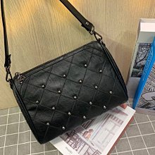 ⭐️拍拍妞⭐️ 韓國同步 新色到真皮牛皮雙夾層肩斜背包 山形紋時尚設計 輕便實用 超質感  貨號81235超優質賣家 歷史價格詳細信息