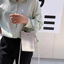 【Anna’ Box】韓版百搭大容量簡約感設計單肩斜背防水小包(共3色) ---- 「預購中」 歷史價格詳細信息