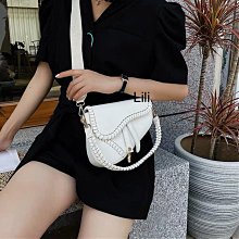 正韓 翻玩 小香 黑色胸針 別針 免運 歷史價格詳細信息