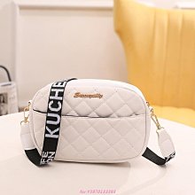 女生包包 女包 2023新款字母印花撞色包 邊子母單肩托特包 時尚女士手提包 歷史價格詳細信息