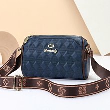 包包女新款女單肩包中年軟皮寬肩帶斜挎包枕頭包休閒包外出包收納包旅行包『SD16056』『愛衣閣』 價格比較,價格查詢,歷史價格詳細信息