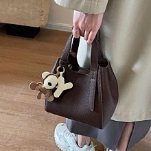 今年流行百搭復古水桶包女2023新款秋季時尚質感大容量單肩通勤包 歷史價格詳細信息