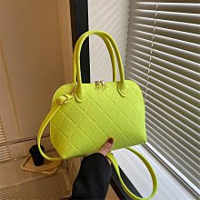 高顔值小衆設計胸包女2024新款潮流貝殻包輕便百搭大容量斜挎包包-李李 韓國女裝 歷史價格詳細信息