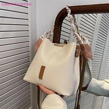 高品質腋下包2024夏季新款小眾設計鈴鐺圓筒包銀色百搭單肩手提包 歷史價格詳細信息