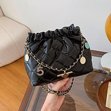 時尚菱格提袋????????新款提袋到貨囉????????三層厚度???? 魅惑紅時尚菱格提袋 ????加強車縫線 手提包 歷史價格詳細信息