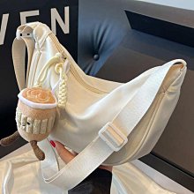 2024大容量單肩斜掛包街頭潮流水桶包清新壓花包 流行 歷史價格詳細信息