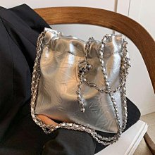 銀色包包 高級感迷你小包包女2024新款潮夏季單肩斜挎包流行百搭手提小方包-李李 韓國女裝 歷史價格詳細信息