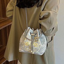 國風繡花牛仔微喇褲女2024年夏款高腰修身洋氣開叉復古時尚喇叭褲 歷史價格詳細信息