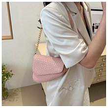 韓版女包 馬鞍包 斜背包  號女生包包 手機包 翻蓋質感側背包  方包 時尚百搭包包女 肩背包 歷史價格詳細信息